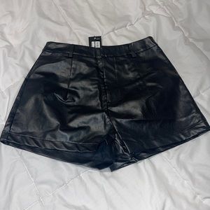 FAUX LEATHER STAR DESIGN SHORTS